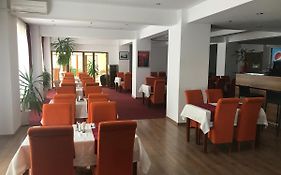 Old Pensiunea Otopeni